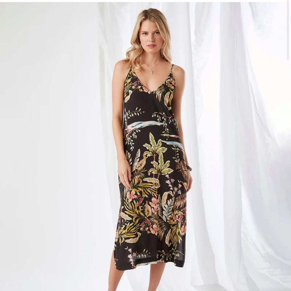 FABulous NWT Karen Kane side slit midi dress.